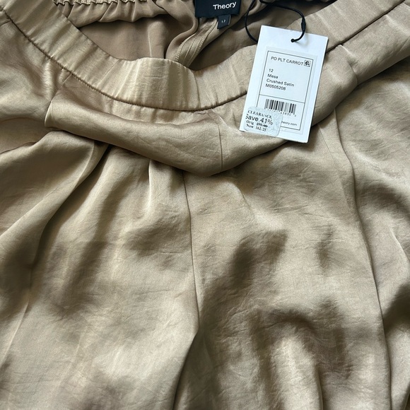 Theory NWT slinky pants. Lightweight and comfortable. - Picture 2 of 2